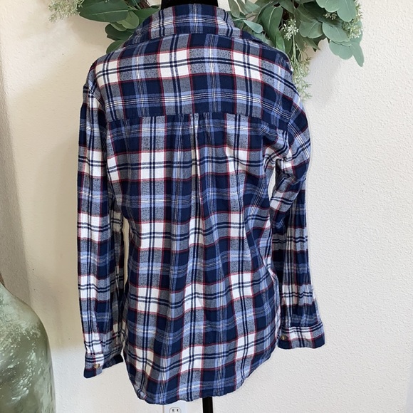 Brandy Melville- Blue, White & Red Flannel Long Sleeve Button up Jacket sz med - Picture 2 of 3